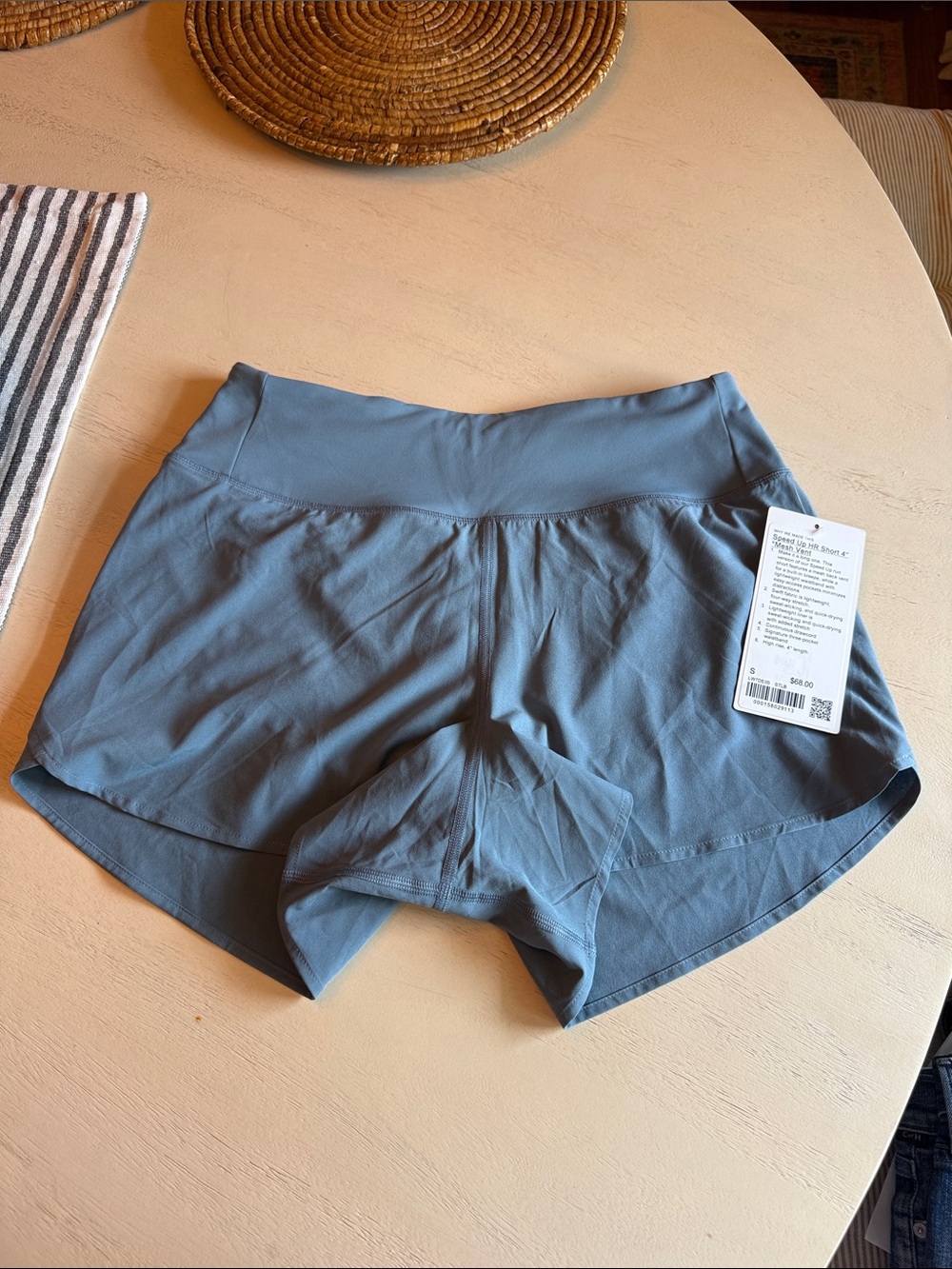 NWT Lululemon Speed Up Shorts, Size Small